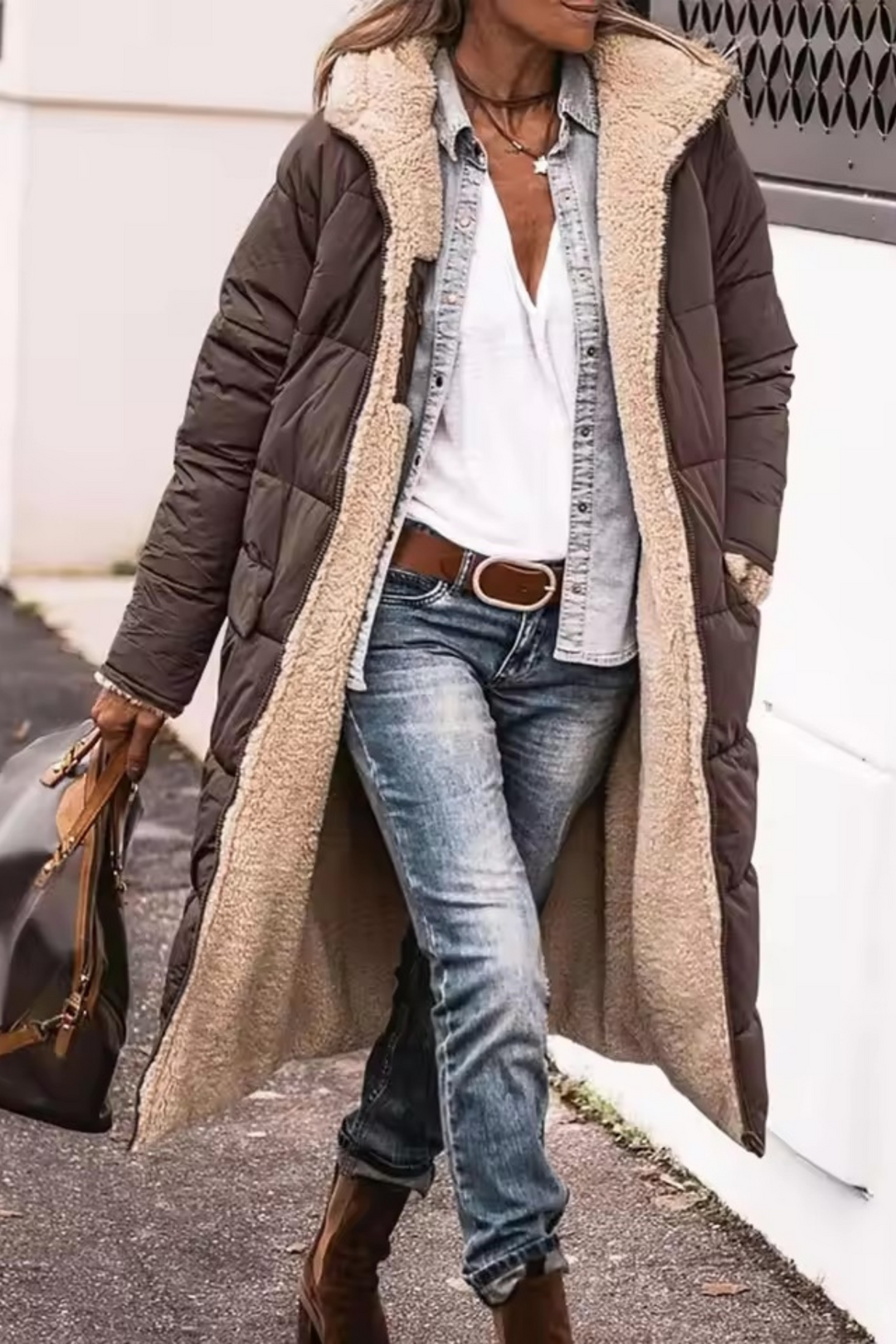 "Damen Winter Parka, stilvoll & warm, in dezenten Farben, elegantes Design, ideal für kalte Tage und modische Looks."