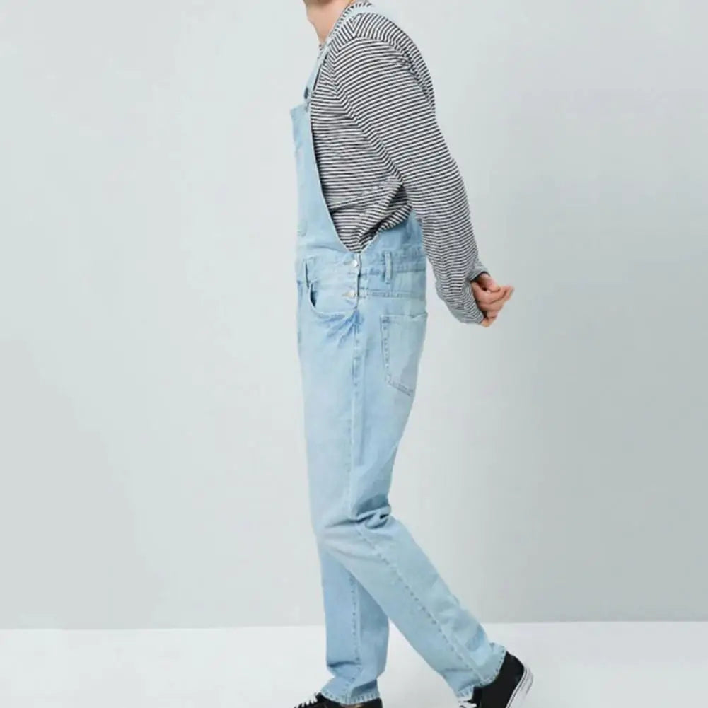 "Denim Jumpsuit für Herren mit Taschen - Frontansicht, atmungsaktiv und vielseitig für jedes Outfit."