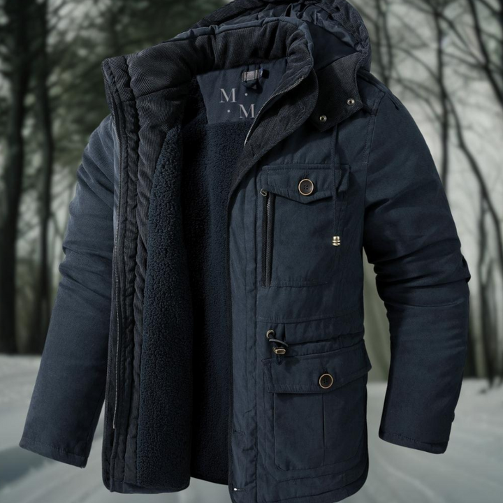 "Dicke Winterjacke Herren, robust, warm, stilvoll, geeignet für kalte Tage, elegante Details sichtbar, komfortabler Sitz."