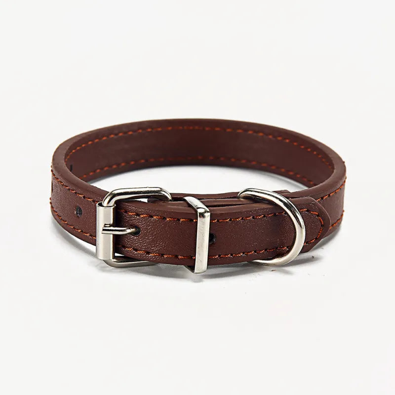 High-quality genuine leather dog collar, an essential and durable pet walking accessory
