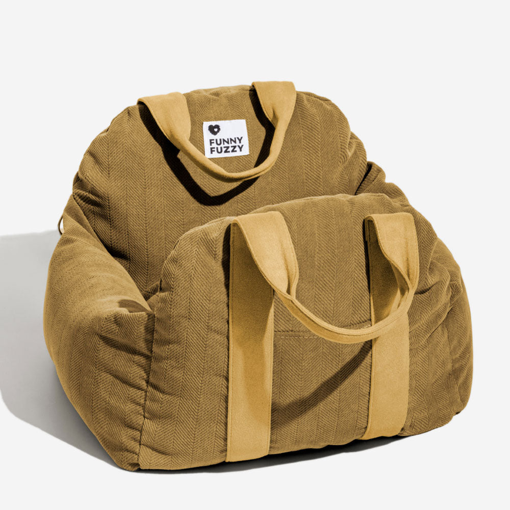 Packaging shot of the dog bolster car seat, emphasizing pet supplies for safe and comfortable travel