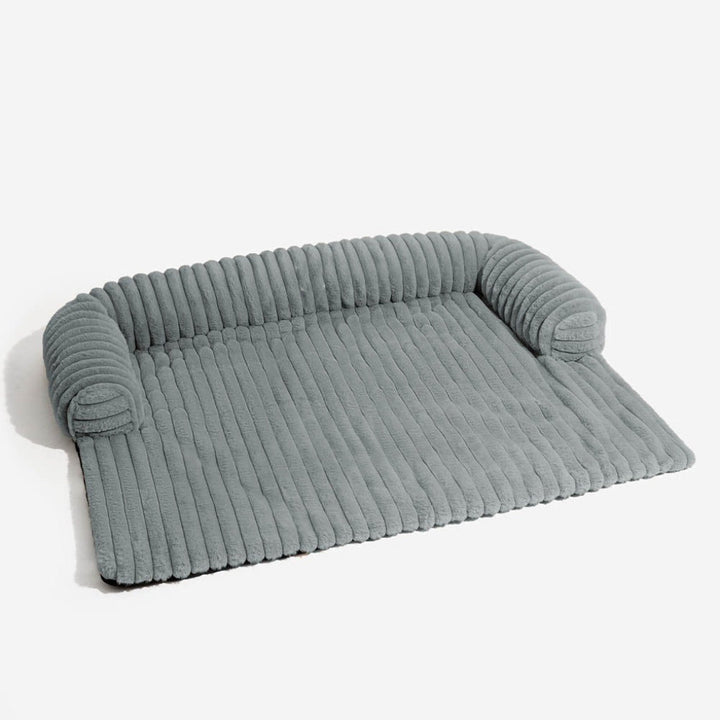 Versatile dog mat: a cozy pet lounge, sofa cover & protective bed. Ideal for large and small dogs.