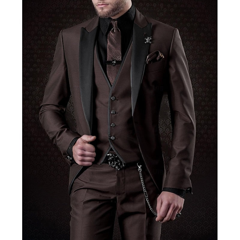 "Dreiteiliges Herren-Leinen-Set mit Blazer, Weste und Hose in elegantem Design, ideal für Business- und besondere Anlässe."