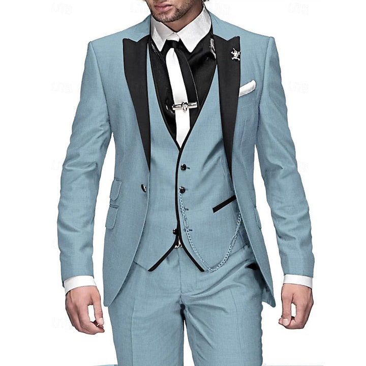 "Dreiteiliges Herren-Leinen-Set mit Blazer, Weste und Hose in elegantem Design, ideal für Business- und besondere Anlässe."