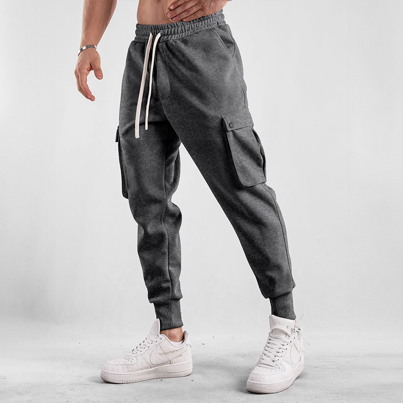 Relaxed fit men's cargo joggers with stretch, perfect for comfort and casual styling.