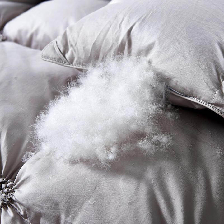 Luxuriöse Daunen-Steppbettdecke - Leicht & Warm