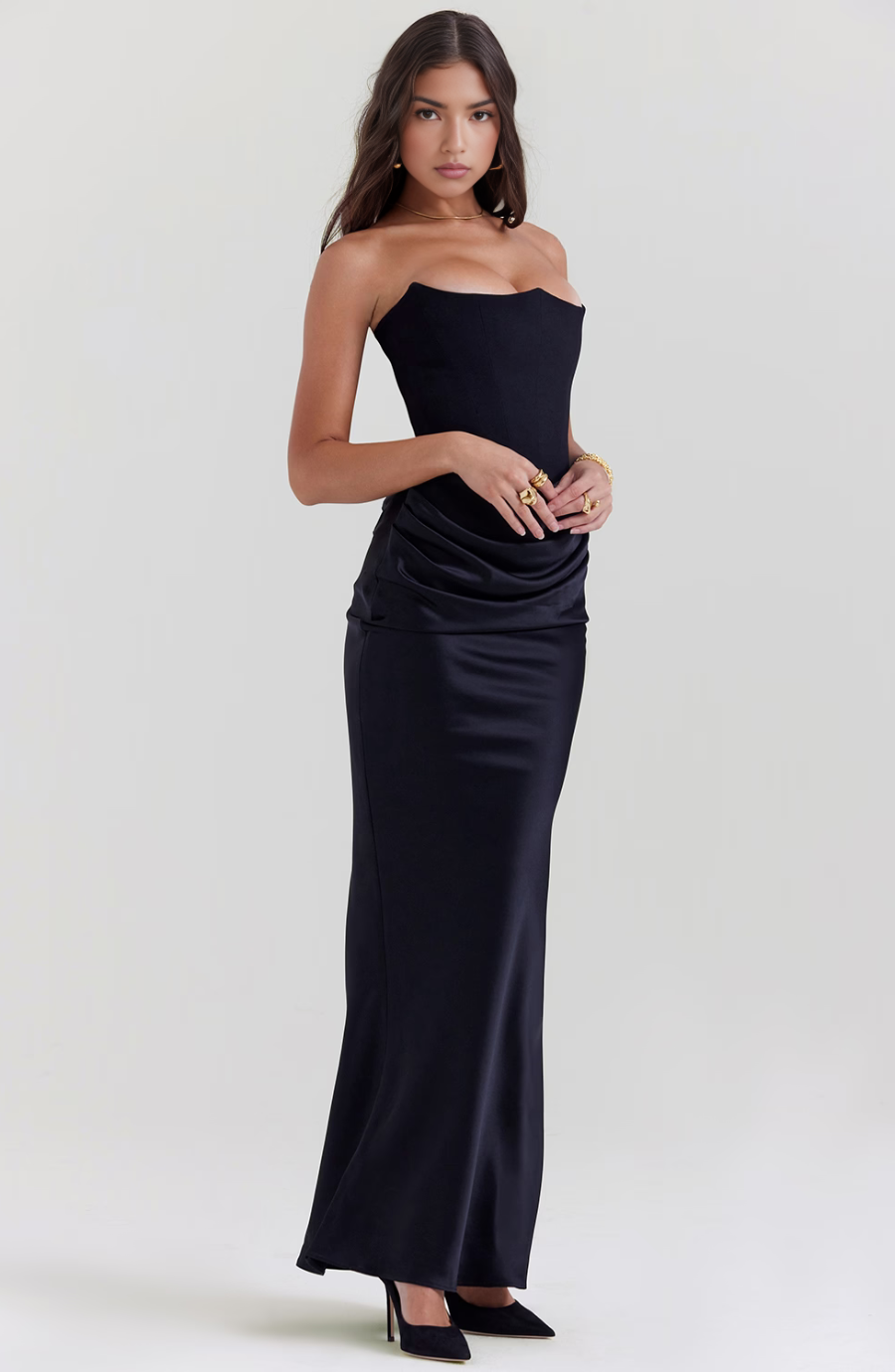 Women's strapless formal dress, an elegant option for any special evening.