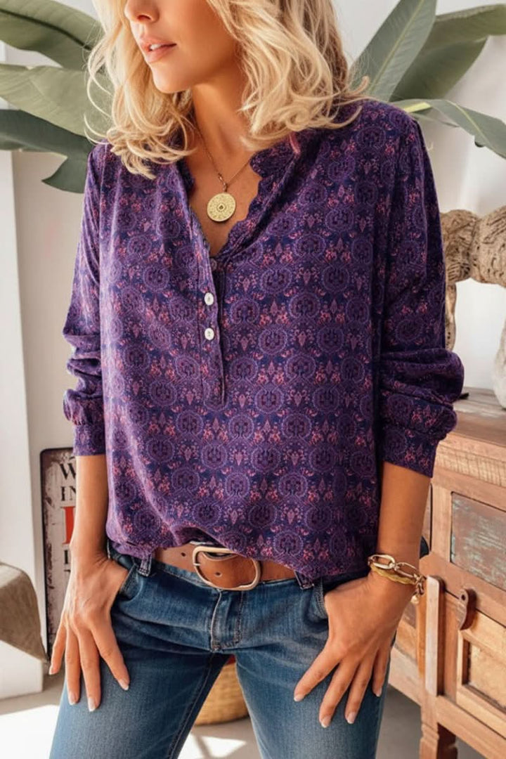 Versatile women's blouse, long sleeve with artistic vintage print. Ideal for effortless everyday or work style.