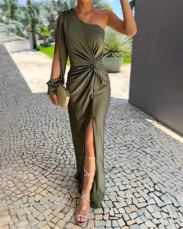 Elegant women's pleated green dress for versatile style, perfect for evening wear or special occasions.