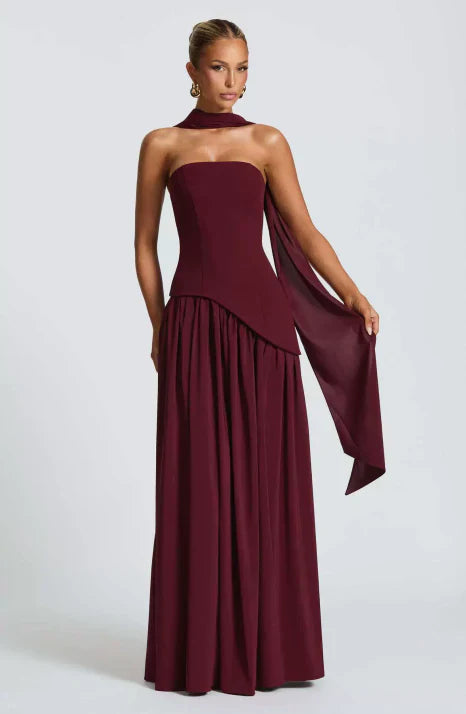 Elegant women's strapless maxi formal dress, perfect for evening wear and special occasions.