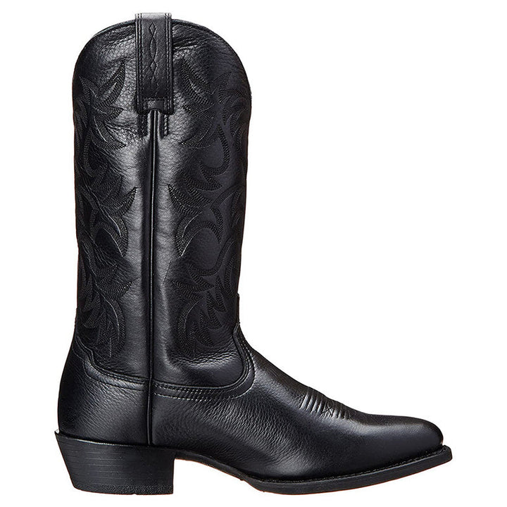 Elegante Cowboy-Stiefel aus hochwertigem Leder mit spitzen Zehenkappen, markanten Nähten; ideal für verschiedene Anlässe.