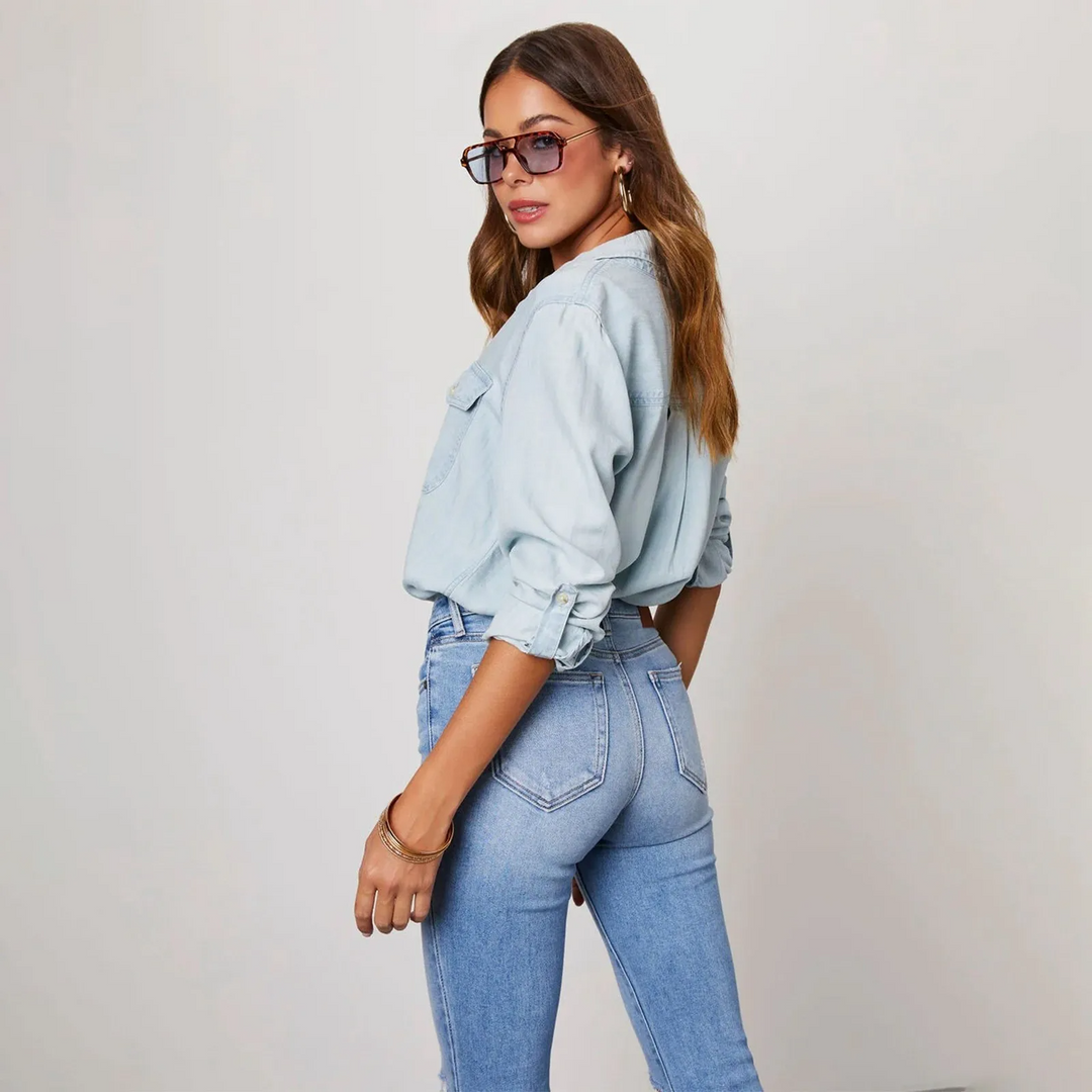 "Elegante Damen Jeansbluse aus 100% Baumwolle mit Perlmuttknöpfen, weiches Denim, klassisch-moderner Stil, vielseitig kombini
