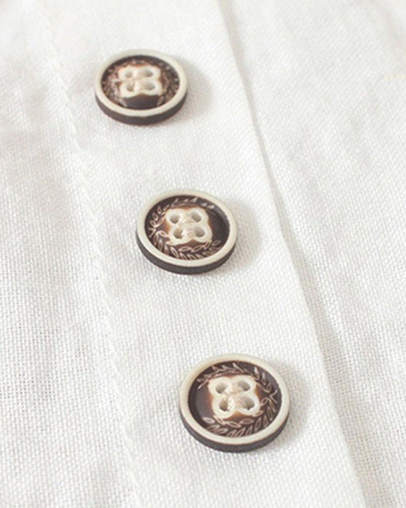 Elegante Damen-Kurzarmbluse in Himmelblau mit Button-Down-Front und Rundhalsausschnitt, bequem und stilvoll für jede Gelegenh