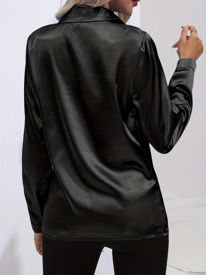 "Elegante Damenbluse, seidige Textur, vielseitiges Design, klassische Farben, ideal für Büro und Anlässe, stilvoll und bequem