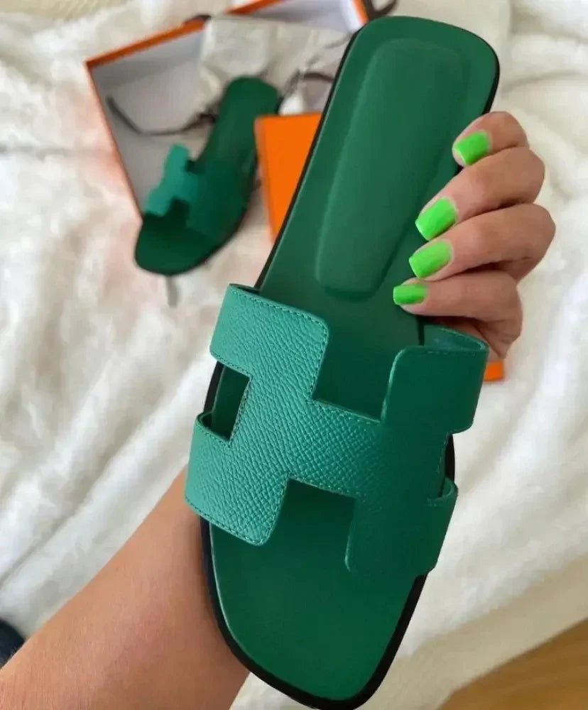 "Elegante H-Profil Leder Sandalen in lebhaften Farben, bequem und modisch, aus hochwertigem Leder gefertigt."