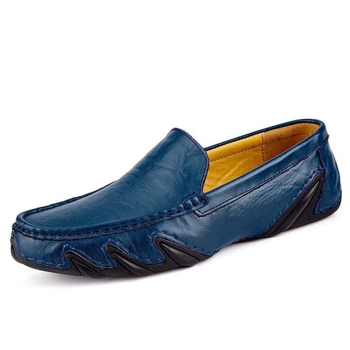 Elegante Herren Leder Slipper, stilvolles Design, weiche Sohle, ideal für Büro und Freizeit, in Blau, Braun, Schwarz.
