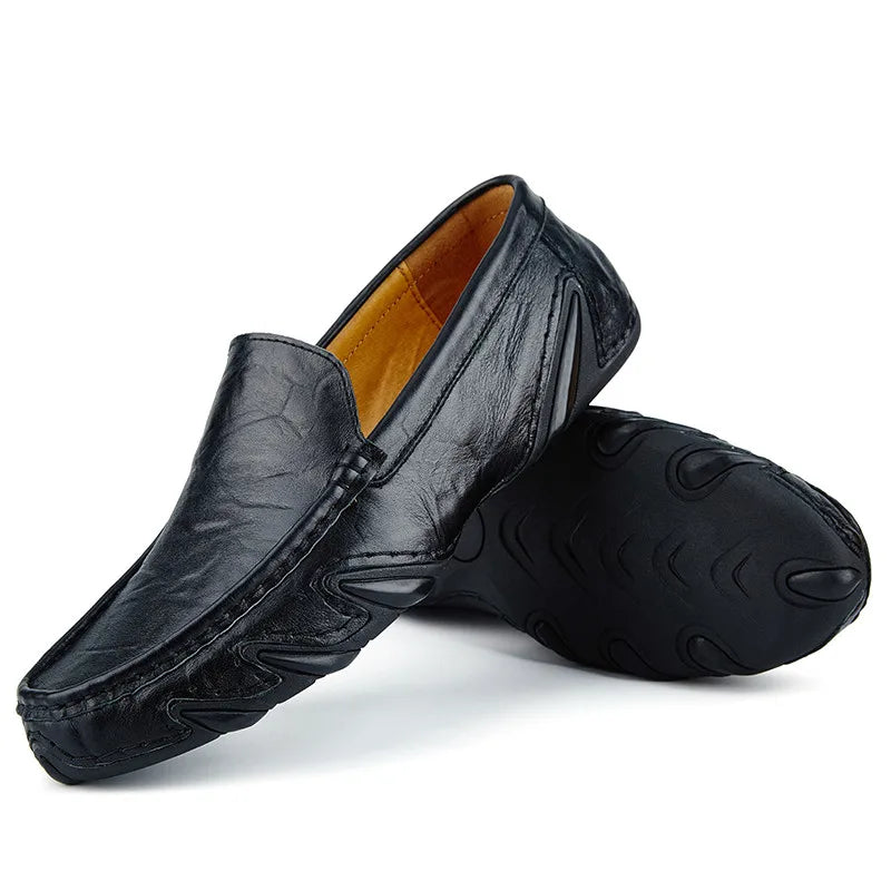 Elegante Herren Leder Slipper, stilvolles Design, weiche Sohle, ideal für Büro und Freizeit, in Blau, Braun, Schwarz.