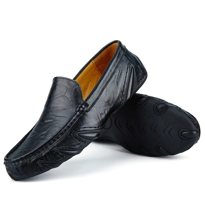 Elegante Herren Leder Slipper, stilvolles Design, weiche Sohle, ideal für Büro und Freizeit, in Blau, Braun, Schwarz.