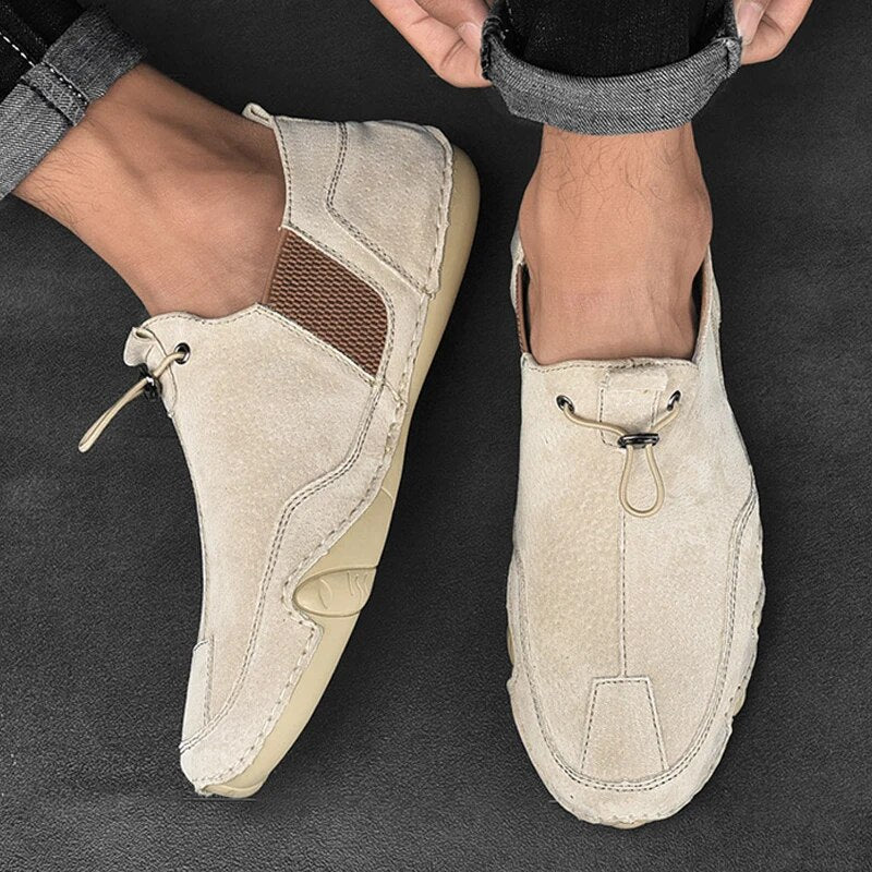 Elegante Herren Loafers aus Leder, komfortable Slipper, zeitloses Design, vielseitige Farben, ideal für Alltag und Anlässe.