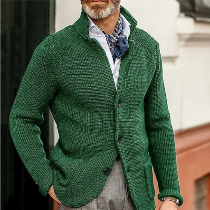 Elegante Herren-Strickjacke mit Knopfleiste, warm und vielseitig, ideal für kalte Tage. Perfekt für verschiedene Anlässe.