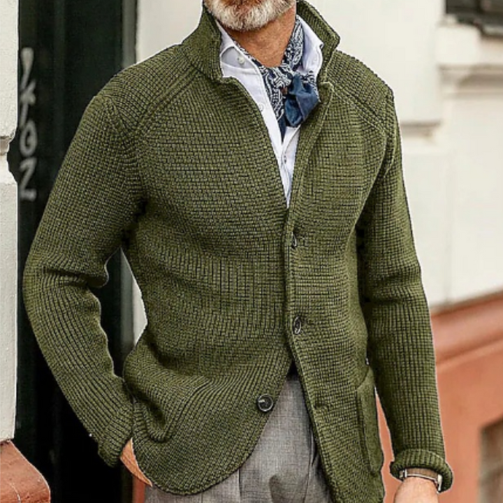 Elegante Herren-Strickjacke mit Knopfleiste, warm und vielseitig, ideal für kalte Tage. Perfekt für verschiedene Anlässe.