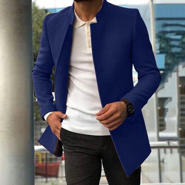 Elegante Herrenjacke aus robustem Mischgewebe, klassisch geschnitten, in Blau, Braun, Grau, Grün oder Schwarz.