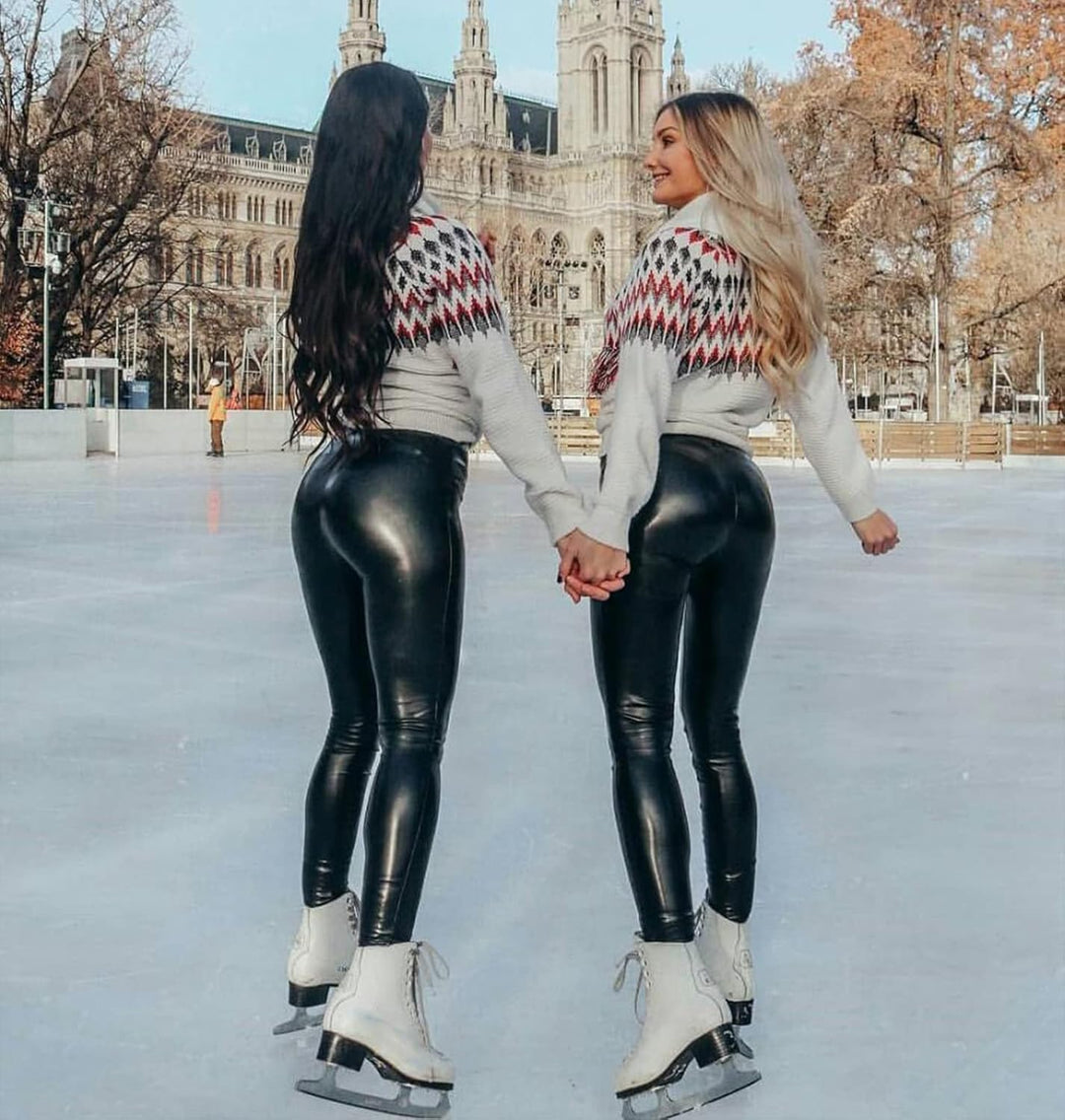 Elegante hochtaillierte Yogahose, schwarzer Stoff, hoher Bund, akzentuiert Figur, ideal für Sport und Freizeit, bequem elasti