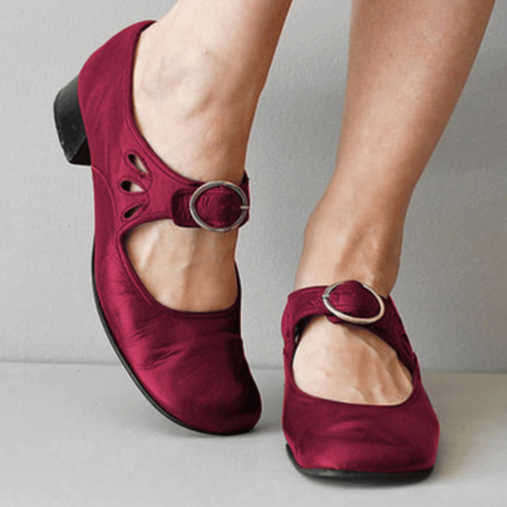 "Elegante orthopädische Ledersandalen, ergonomisches Design, braune Farbe, für Damen, ideal für lange Spaziergänge."