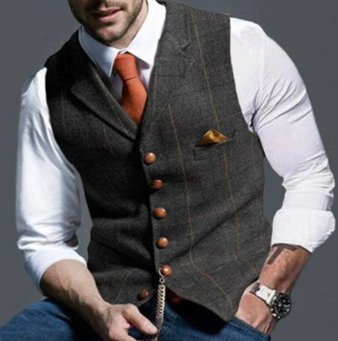 "Elegante Vintage Herren Weste, grauer Stoff, raffinierte Details, vielseitig tragbar für zeitlosen Stil und formelle Anlässe