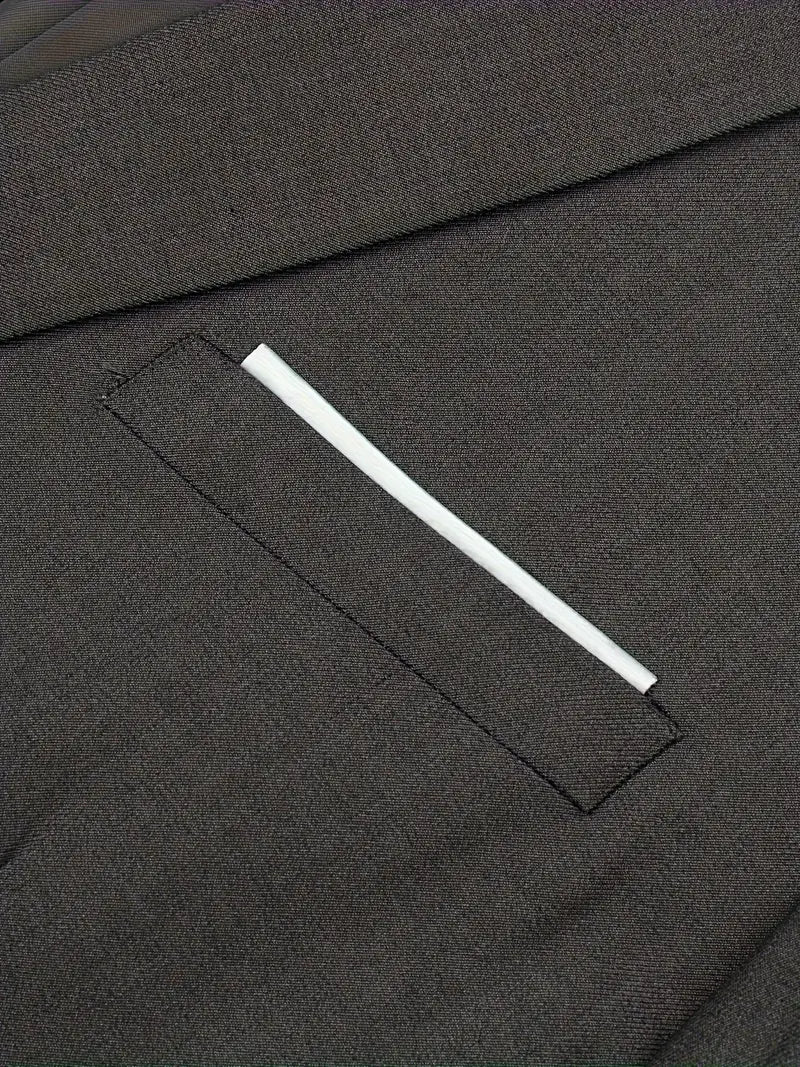 "Eleganter blauer Herrenanzug mit Business-Blazer und Hose, ideal für formelle Anlässe und moderne Gentlemen."