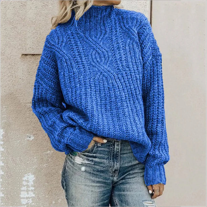 Eleganter Damenpullover in klassischem Design, weich und vielseitig, erhältlich in Blau, Grau und Rot für stilvolle Outfits.