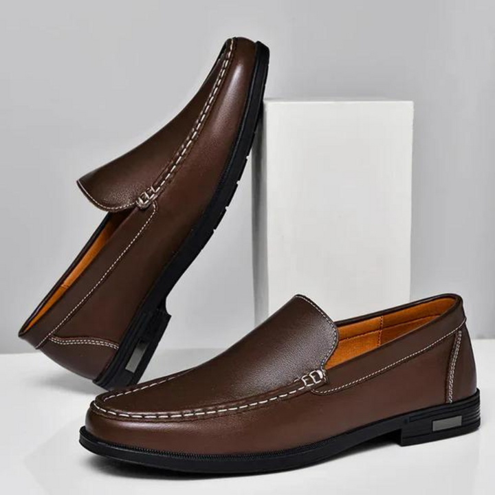 "Eleganter Herren Loafer aus echtem Leder, klassisches Design, luxuriös und stilvoll, ideal für jeden Anlass."