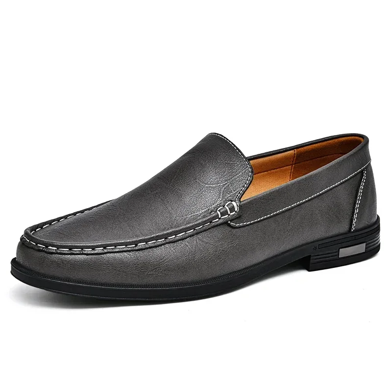 "Eleganter Herren Loafer aus echtem Leder, klassisches Design, luxuriös und stilvoll, ideal für jeden Anlass."