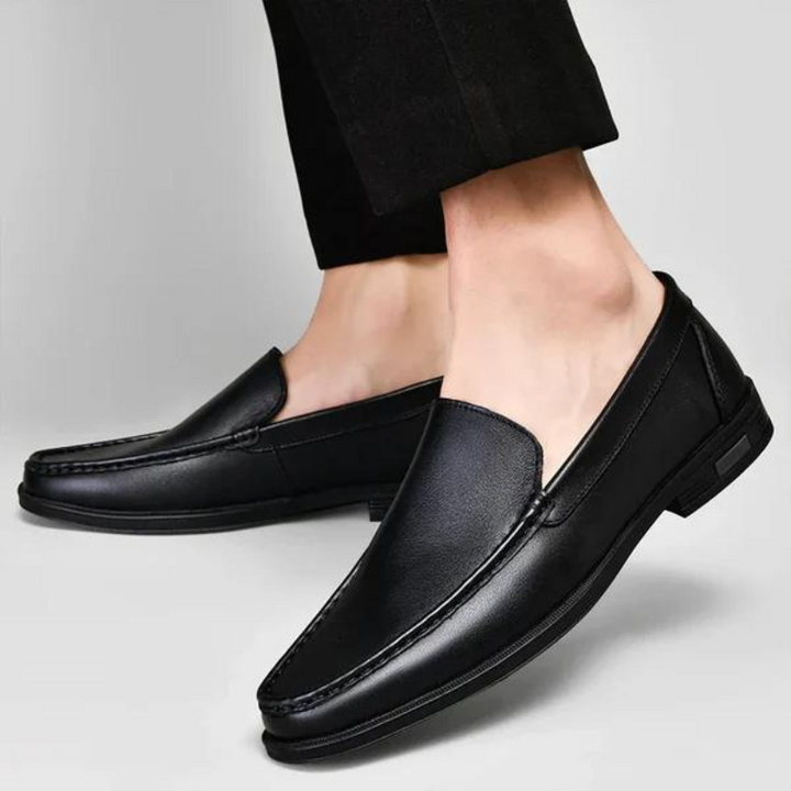 "Eleganter Herren Loafer aus echtem Leder, klassisches Design, luxuriös und stilvoll, ideal für jeden Anlass."