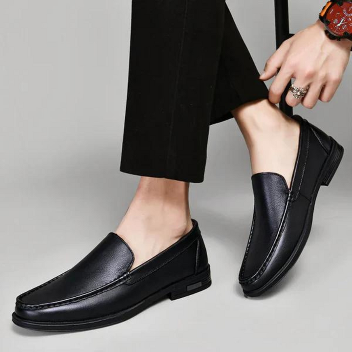 "Eleganter Herren Loafer aus echtem Leder, klassisches Design, luxuriös und stilvoll, ideal für jeden Anlass."