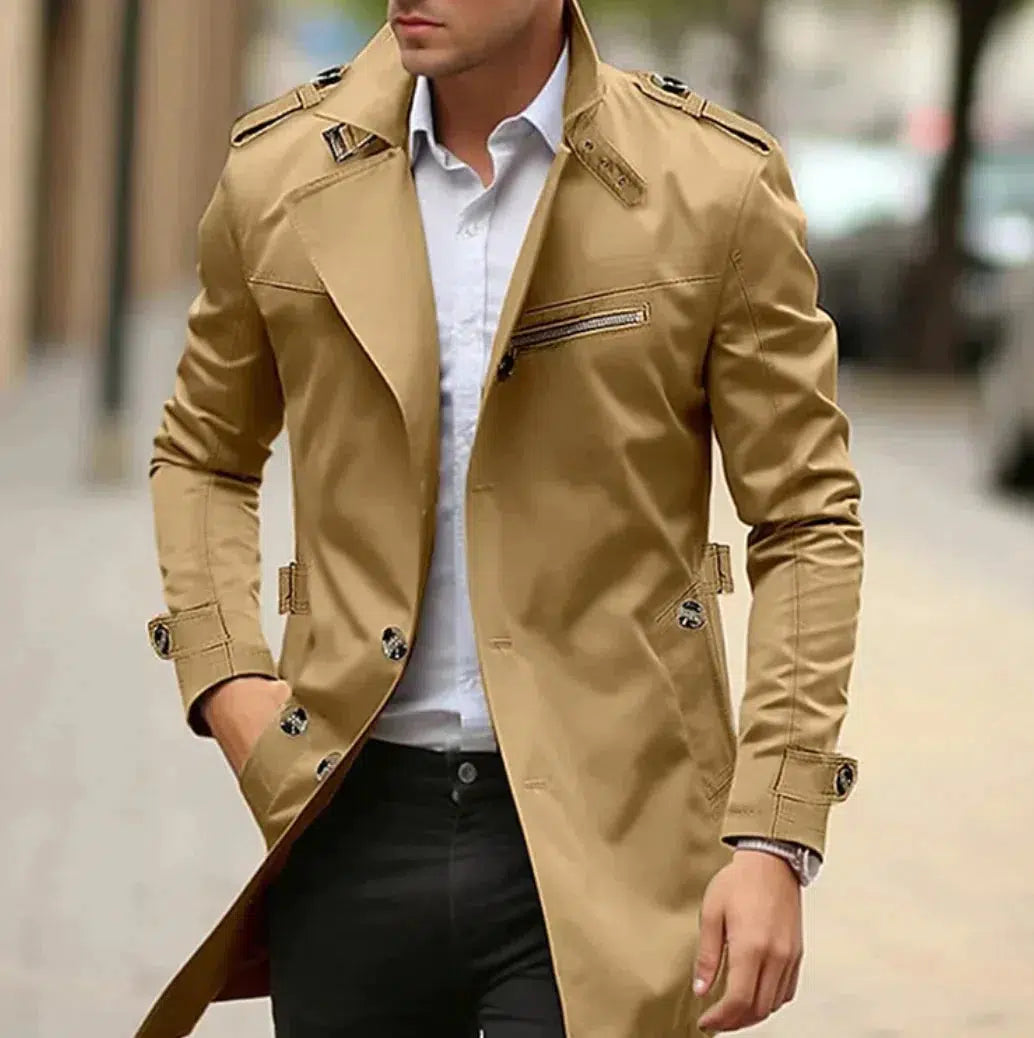 "Eleganter Herren-Trenchcoat in Beige, zeitloses Design, hochwertige Stoffe, perfekt für den Frühling und vielseitige Looks."