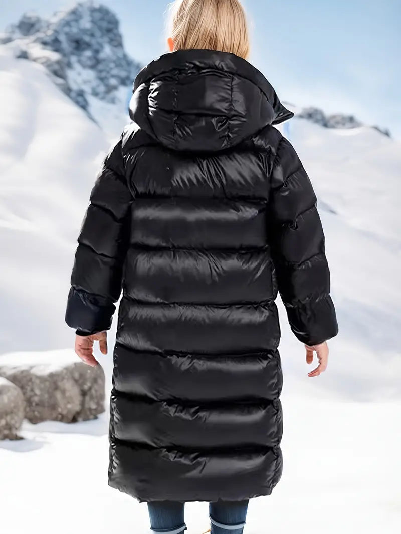 "Eleganter langer Wintermantel für Mädchen in Schwarz mit Kapuze, ideal für kalte Tage. Kinderbekleidung Wintermode"