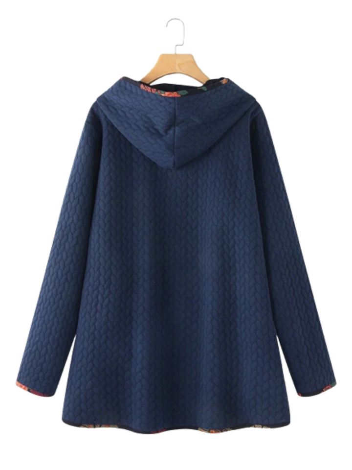 Eleganter Wintermantel für Herren, klassisches Design in Blau, isoliert für warme Wintertage, stilvoll und zeitlos.