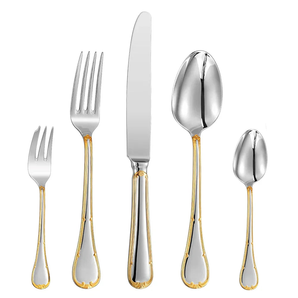"Elegantes Besteckset aus Edelstahl mit glattem Design, abgerundeten Griffen. Perfekt für stilvolles Essen und Dekoration."