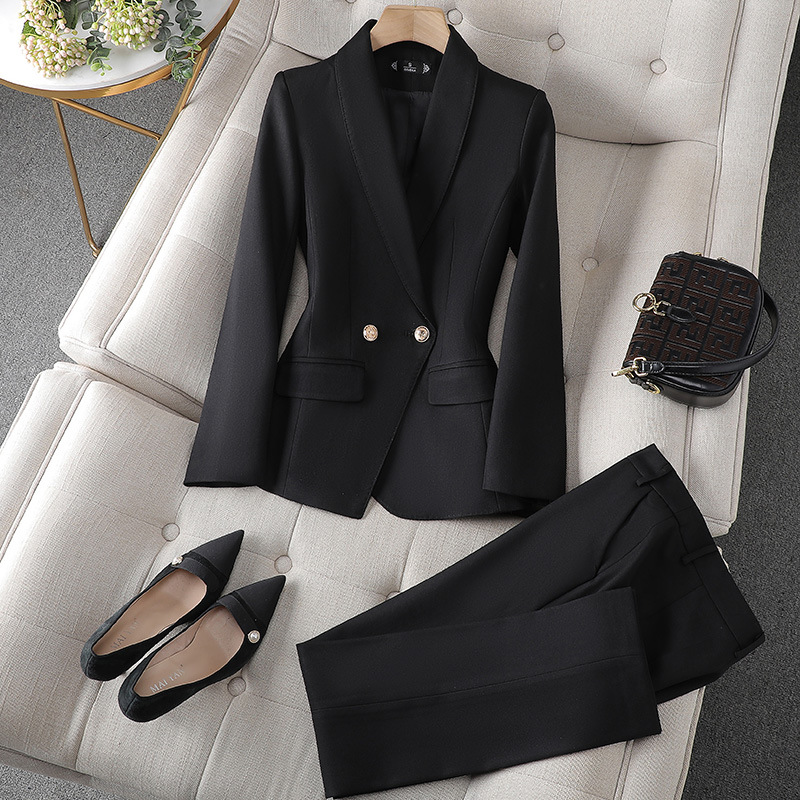 Elegantes Damen Blazer & Hosen Set in Schwarz, Burgunderrot oder Goldorange mit perfektem Schnitt und stilvollem Design.