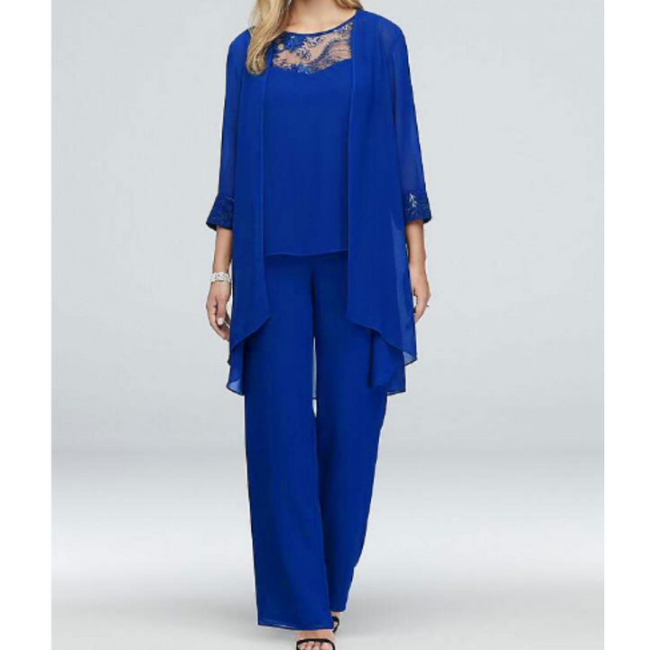 Elegantes dreiteiliges Damen-Set mit zeitlosem Design, maßgeschneiderter Passform und edlen Materialien, ideal für Anlässe.