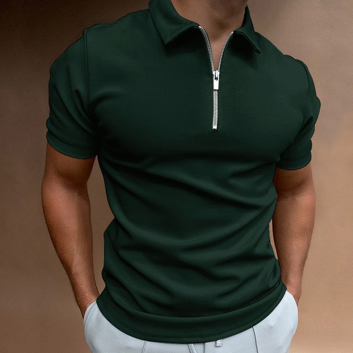 "Elegantes Herren-Poloshirt mit Reißverschluss, maßgeschneiderte Passform, vielseitig für Freizeit und semi-formelle Anlässe.