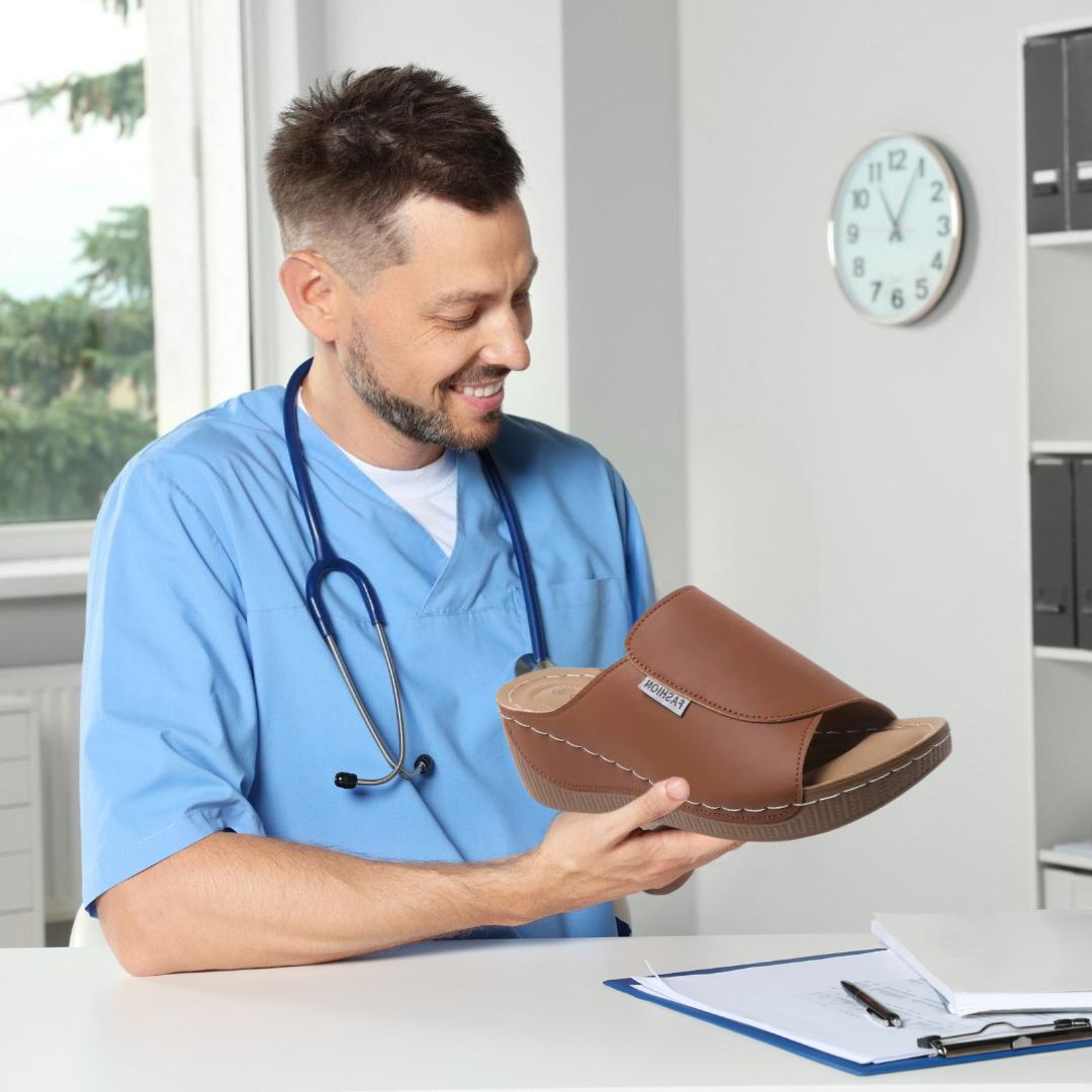 Ergonomische Sandalen mit rutschfester Sohle, ideal zur Schmerzlinderung und für komfortable, gesunde Schritte.