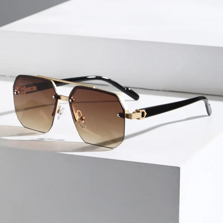 Fashionable men's geometric sunglasses. Premium eyewear for a modern look, featuring UV protection and lightweight comfort.
