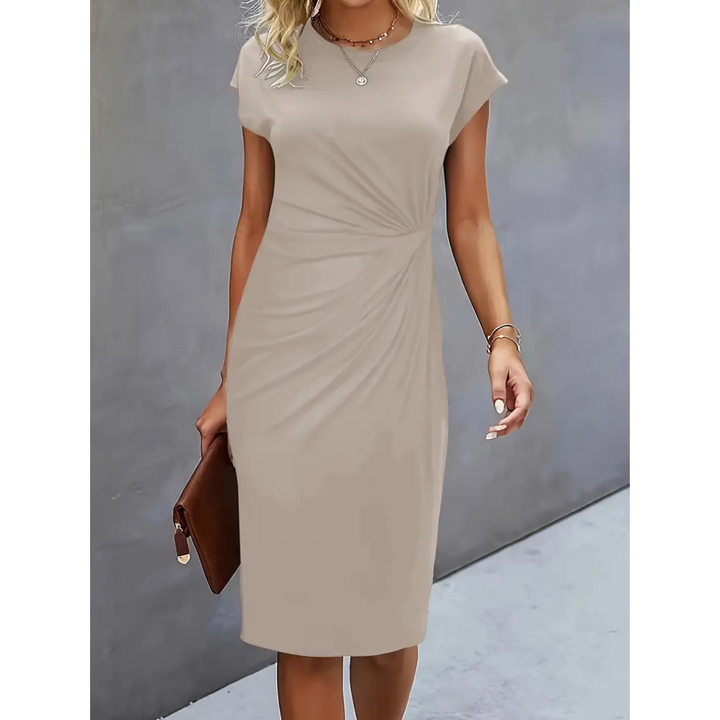 Gerafftes, figurbetontes Damen Bodycon Kleid mit kurzen Ärmeln, elegantes Design, betont Silhouette, ideal für Anlässe.