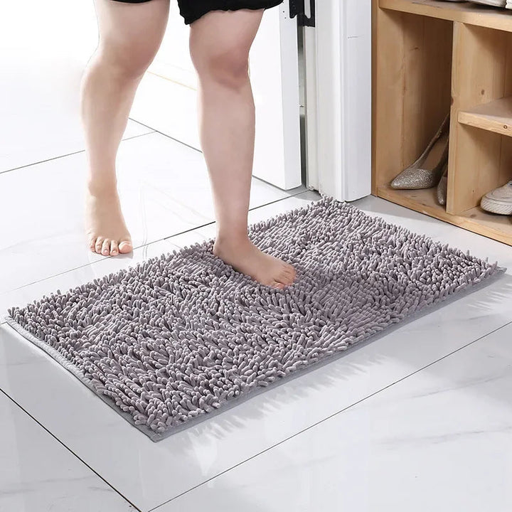 Washable gray chenille dog doormat, quick-dry and non-slip, perfect absorbent mat for muddy paws