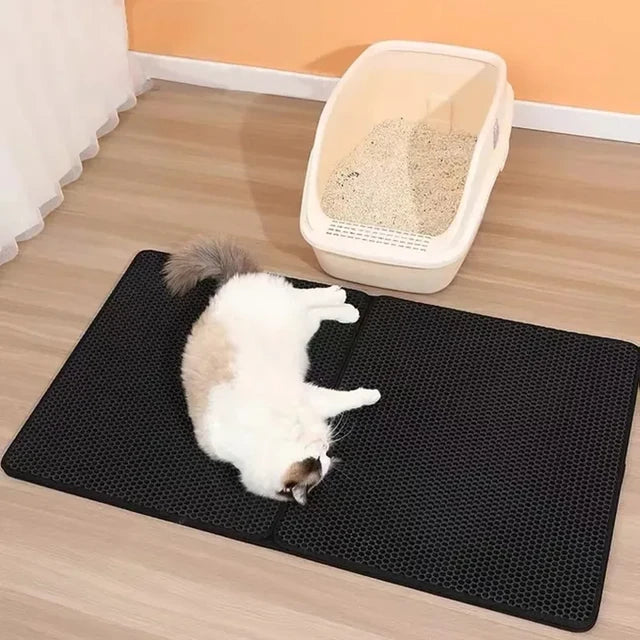Grey paw-friendly litter trapping mat with honeycomb design to clean cat paws and control litter, easy to clean.