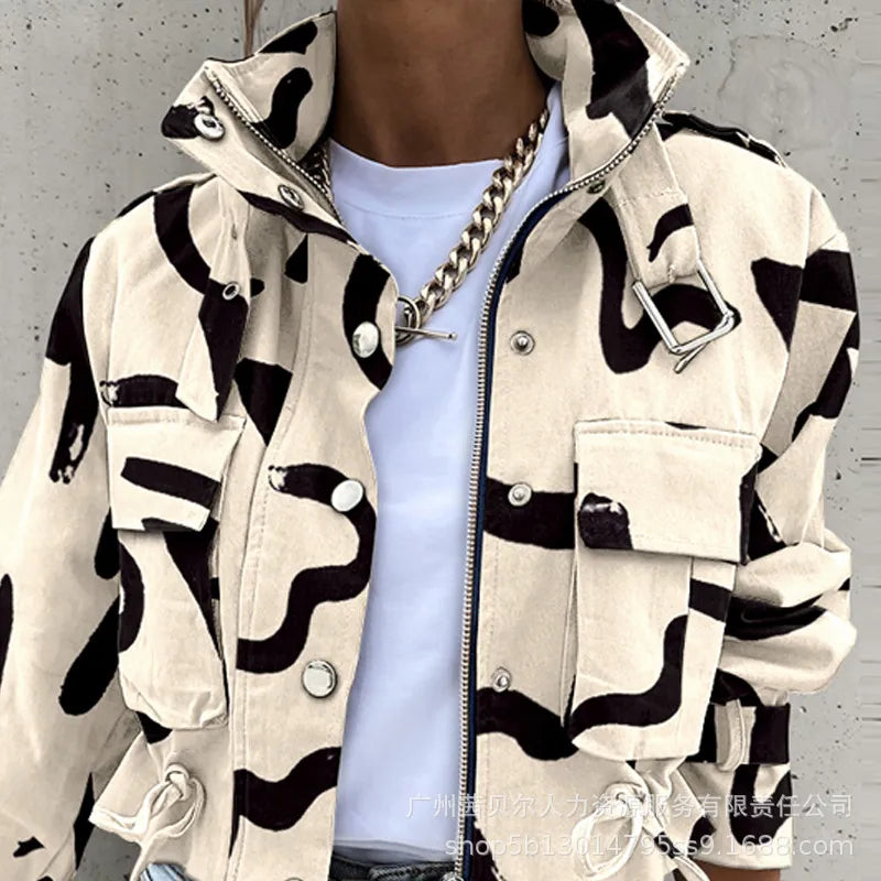 Grüne, stylische Crop-Top-Jacke Damen, robust & vielseitig, ideal für Outdoor & Freizeit, modernes Design, praktische Taschen