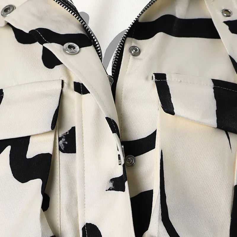 Grüne, stylische Crop-Top-Jacke Damen, robust & vielseitig, ideal für Outdoor & Freizeit, modernes Design, praktische Taschen