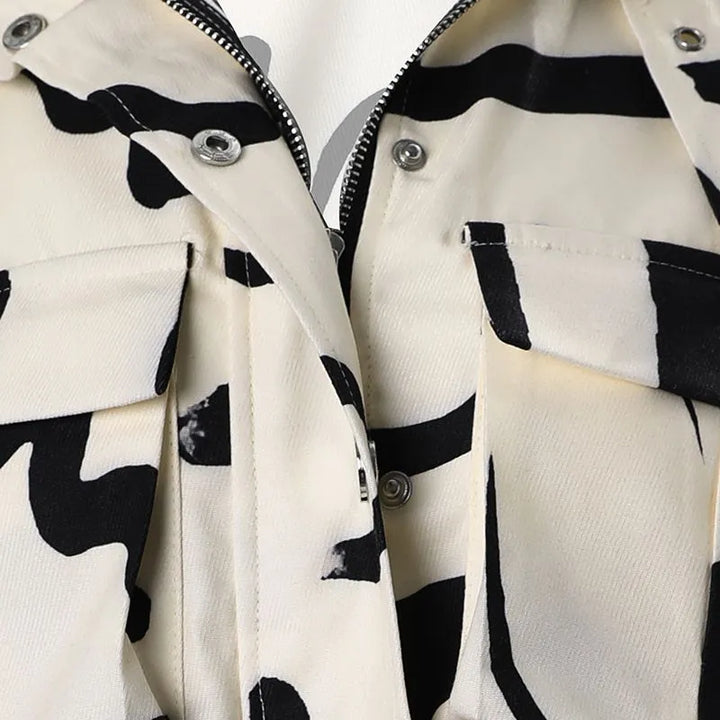 Grüne, stylische Crop-Top-Jacke Damen, robust & vielseitig, ideal für Outdoor & Freizeit, modernes Design, praktische Taschen